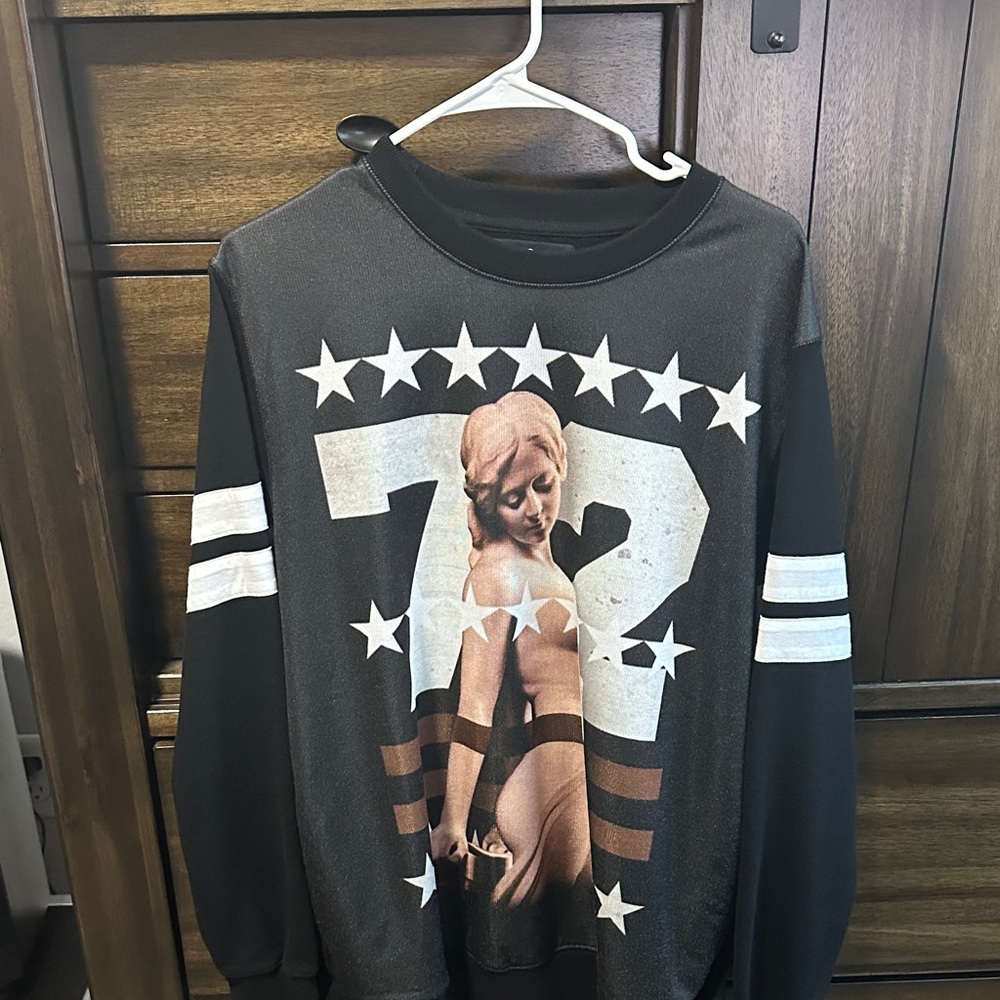 Black Graphic Sweatshirt